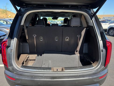 Used 2021 Kia Telluride SX w/ Towing Package FWD image 19