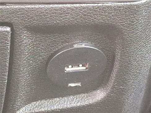 Used 2024 RAM 1500 Classic SLT image 18