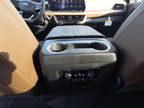 New 2026 Chevrolet Suburban High Country image 31