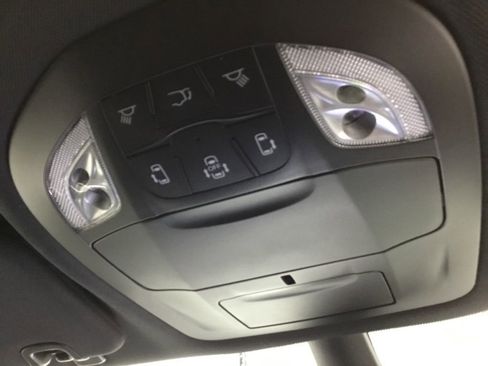 New 2026 Chrysler Voyager LX image 34