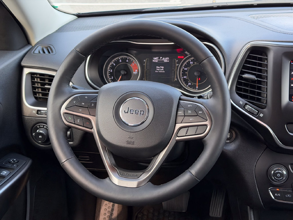 Used 2020 Jeep Cherokee Latitude Plus w/ Cold Weather Group AWD/4WD image 20