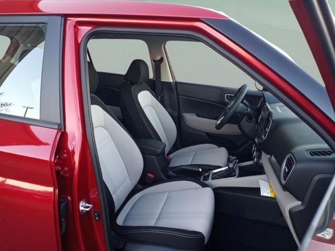 New 2026 Hyundai Venue SEL image 32