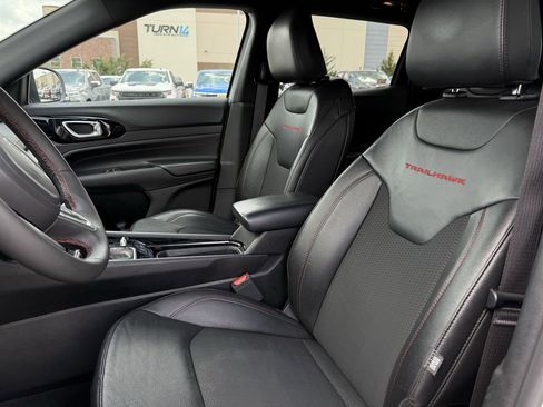 Used 2025 Jeep Compass Trailhawk image 20