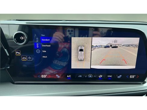New 2026 Chevrolet Traverse LT w/ Driver Confidence Package AWD/4WD image 19