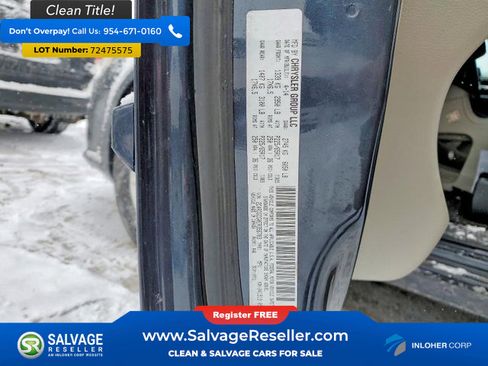 Used 2014 Dodge Grand Caravan SXT image 17