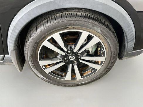 Used 2019 Nissan Kicks SV FWD image 36