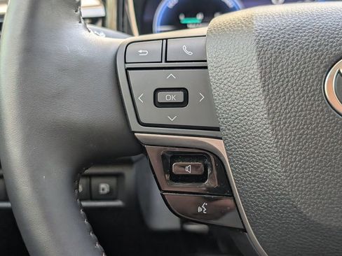 Used 2025 Toyota Camry XLE image 21