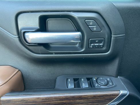 Used 2021 Chevrolet Silverado 1500 High Country w/ Technology Package image 22