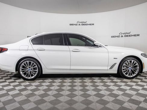 Used 2023 BMW 530e w/ Convenience Package RWD image 3