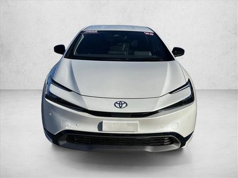 Used 2025 Toyota Prius XLE image 2