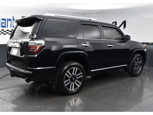 Used 2022 Toyota 4Runner Limited AWD/4WD image 5