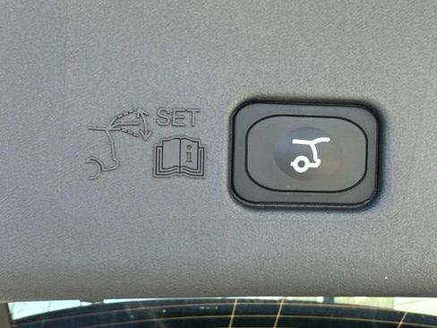 New 2026 Lincoln Nautilus Reserve w/ Jet Appearance Package image 13