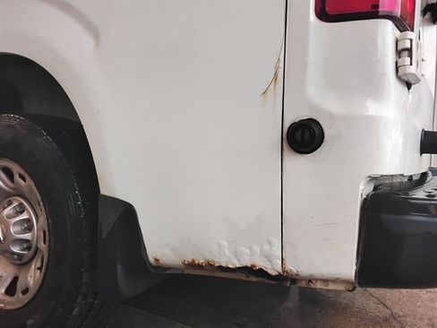 Used 2012 Nissan NV 1500 S w/ Side Curtain Airbag Pkg image 17