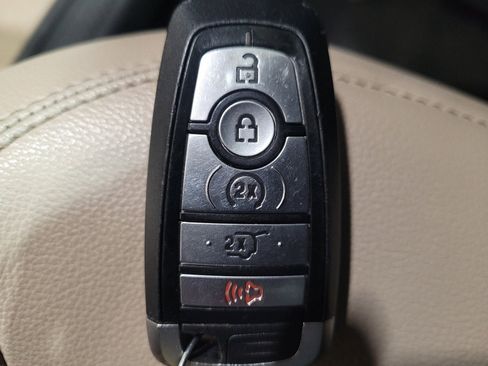 Used 2020 Ford Explorer XLT w/ Equipment Group 202A image 32