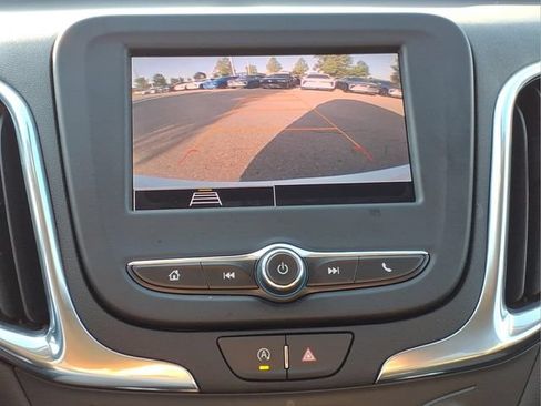 Used 2024 Chevrolet Equinox LT FWD image 19