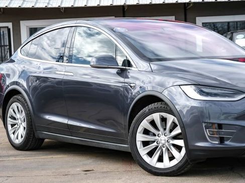 Used 2018 Tesla Model X 100D image 10