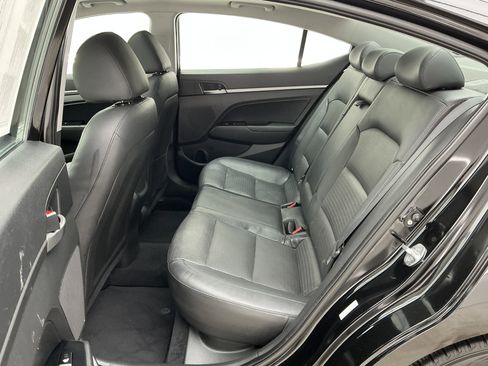 Used 2017 Hyundai Elantra Limited w/ Limited Tech Package 08 image 19