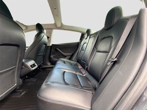 Used 2021 Tesla Model 3 Standard Range Plus image 23