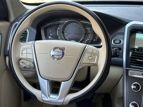 Used 2015 Volvo XC60 T5 AWD/4WD image 29