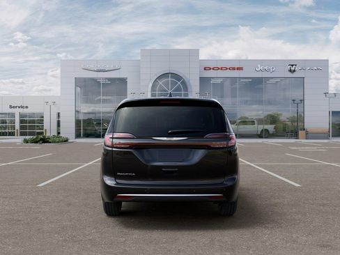 New 2026 Chrysler Pacifica Select image 7