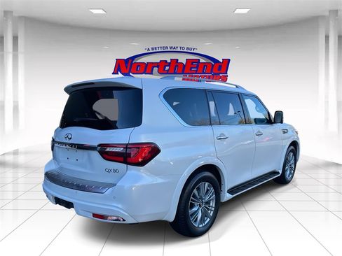 Used 2024 INFINITI QX80 Luxe image 3