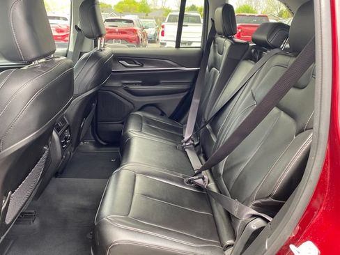 Used 2023 Jeep Grand Cherokee Limited AWD/4WD image 19