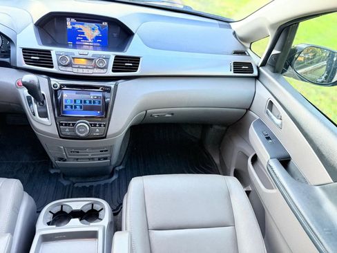 Used 2014 Honda Odyssey Touring Elite image 28