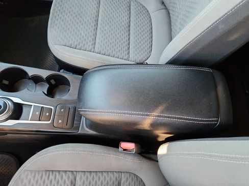 Used 2022 Ford Escape SE image 21