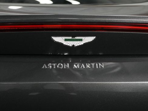 Used 2019 Aston Martin V8 Vantage Coupe RWD image 21