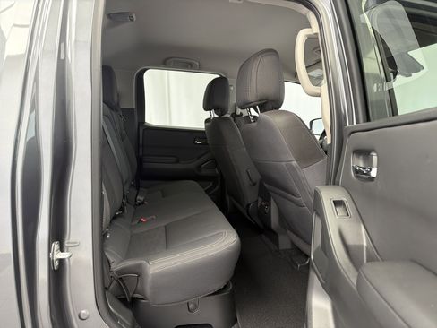 Used 2024 Nissan Frontier SV w/ SV Convenience Package AWD/4WD image 11