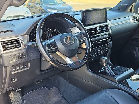 Used 2023 Lexus GX 460 Premium w/ Premium Package image 16