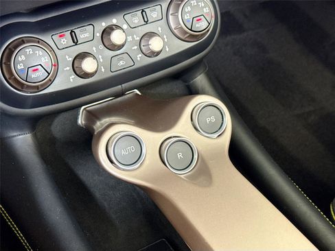Used 2014 Ferrari California image 13
