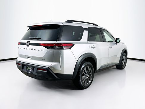 Used 2025 Nissan Pathfinder SV AWD/4WD image 9