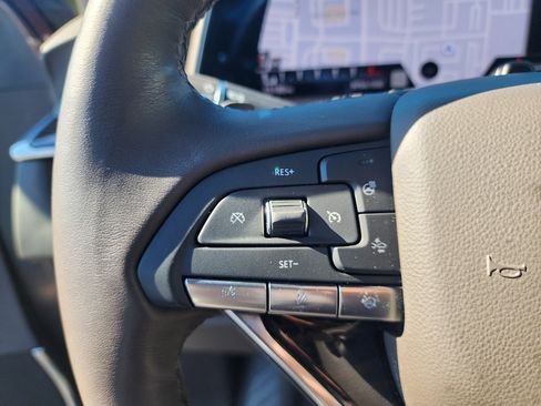 Used 2023 Cadillac Escalade ESV Premium Luxury w/ Performance Package image 32