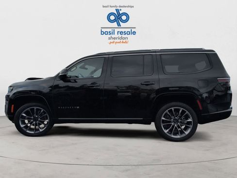 Used 2025 Jeep Wagoneer Series III w/ Premium Group I image 5