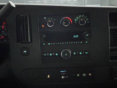 Used 2023 GMC Savana 2500 Extended RWD image 19