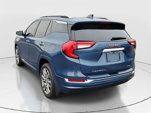 Used 2024 GMC Terrain Denali w/ Denali Premium Package image 3