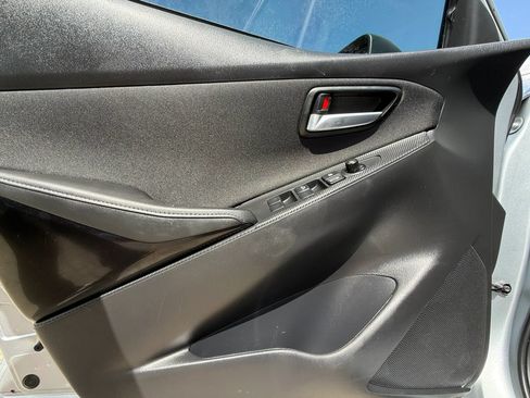 Used 2017 Toyota Yaris iA FWD image 19