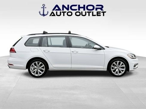 Used 2019 Volkswagen Golf SE image 9