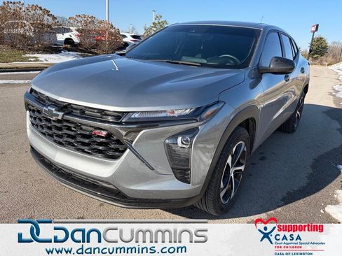 Certified 2025 Chevrolet Trax RS image 1