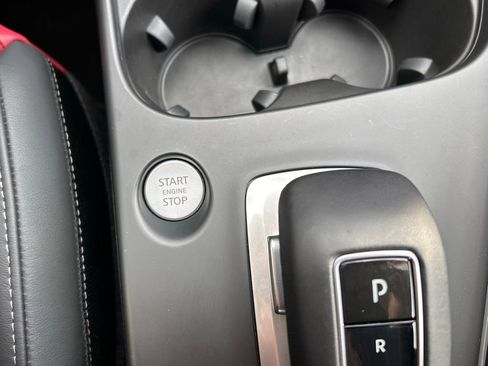 Used 2025 INFINITI QX50 Sport image 32