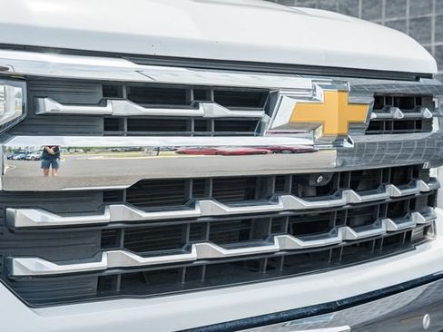 Used 2023 Chevrolet Silverado 1500 LTZ w/ LTZ Convenience Package II AWD/4WD image 14