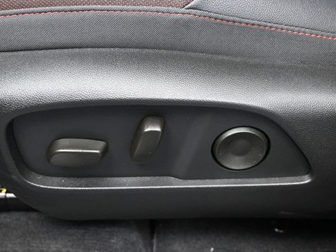 Used 2025 Chevrolet Equinox RS FWD image 17
