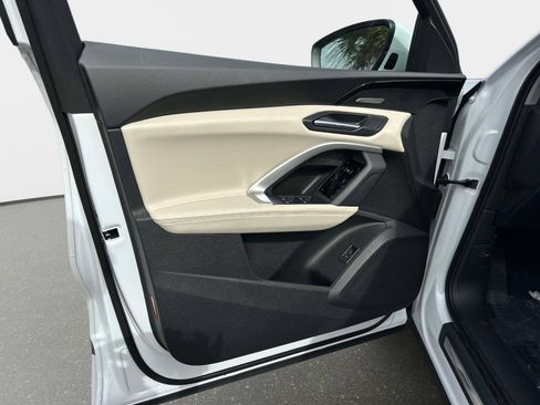 New 2025 Audi Q5 Prestige image 17