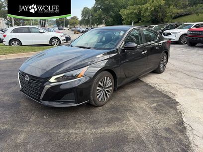 Used 2023 Nissan Altima 2.5 SV w/ SV Premium Package