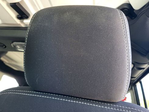 Used 2017 Jeep Wrangler Unlimited Rubicon w/ Connectivity Group AWD/4WD image 19