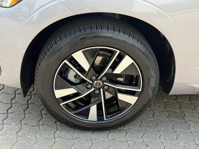 Used 2026 Volvo XC60 B5 Core AWD/4WD image 11