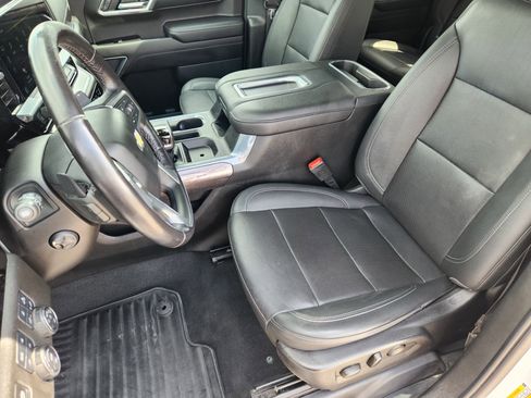 Used 2022 Chevrolet Silverado 1500 LTZ w/ Z71 Off-Road Package AWD/4WD image 14