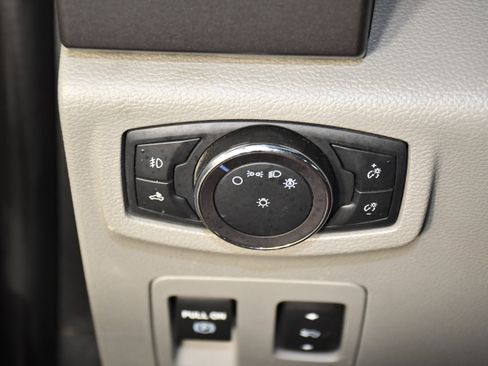 Used 2019 Ford F150 XLT w/ Equipment Group 302A Luxury AWD/4WD image 40