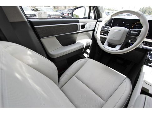 Used 2025 Hyundai Santa Fe Limited FWD image 11